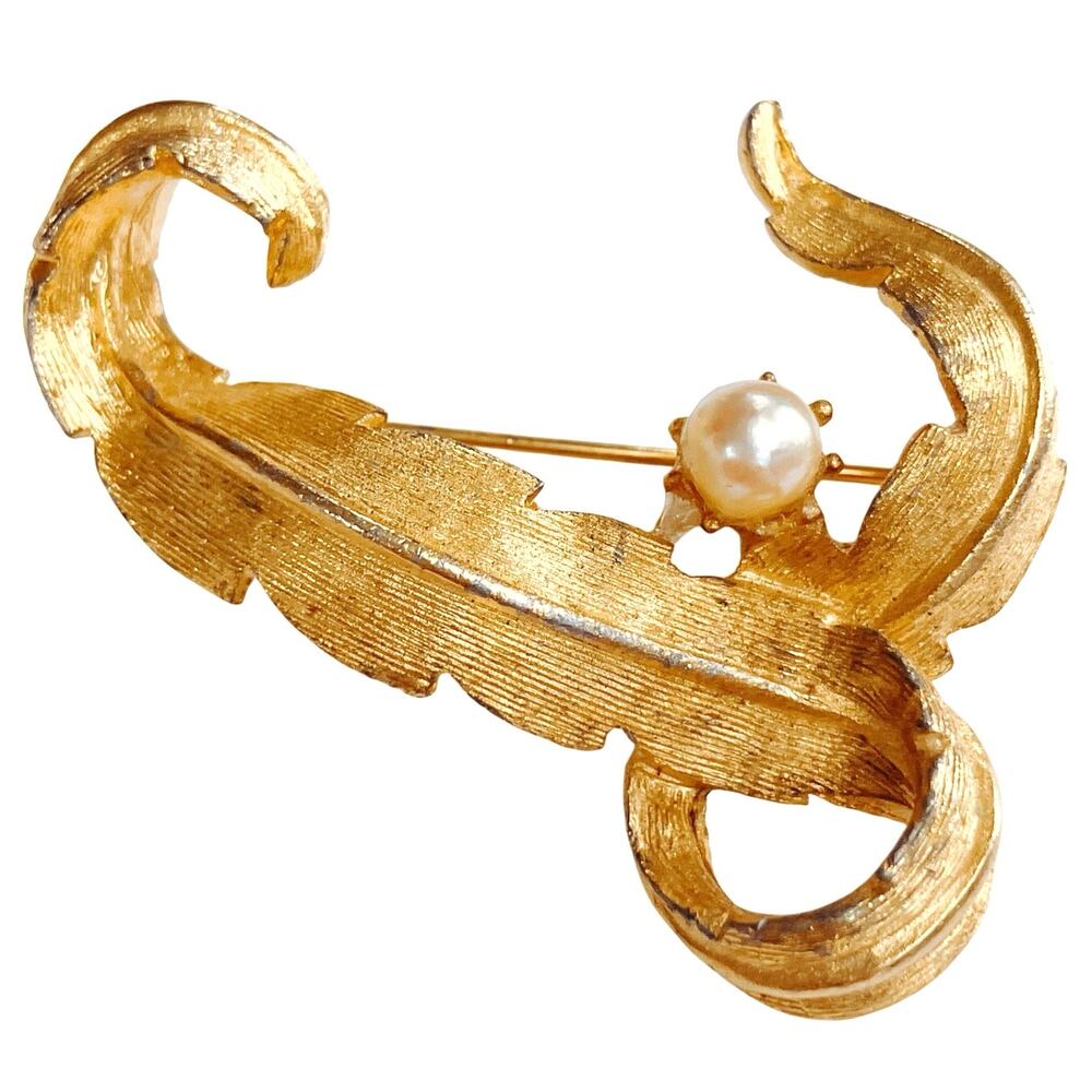 Vintage Signed BSK Mid Century Gold Tone Leaf Brooch With Faux Pearl, 1950s Pin